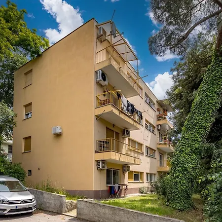 Nurli Near - Happy * Fiume